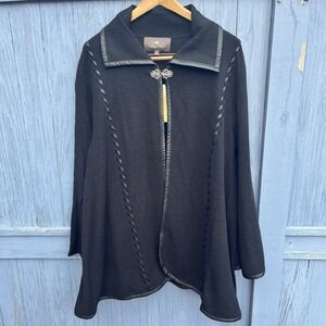 Patricia Nash Women's XS/S Black Sleeved Cape Filigree Closure Whipstitch NWT